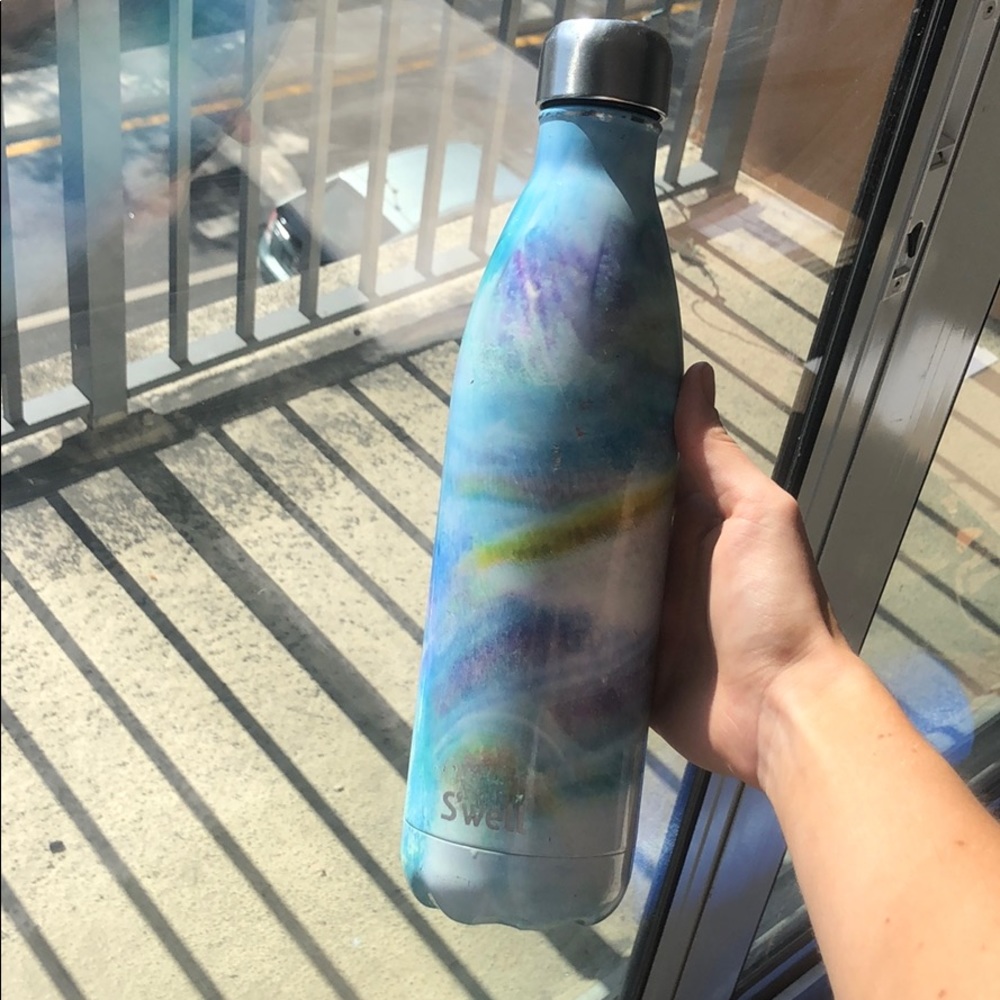 25 oz swell bottle